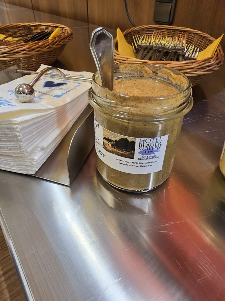 Gewerbestammtisch März 2025 - Besuch im Hotel Blauer Karpfen - Bild 8