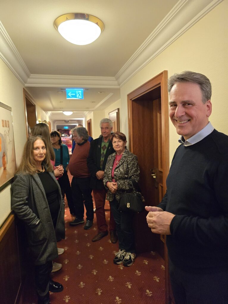 Gewerbestammtisch November 2025 - Besuch im Hotel am Schlosspark "Zum Kurfürst" in Lustheim - Bild 4