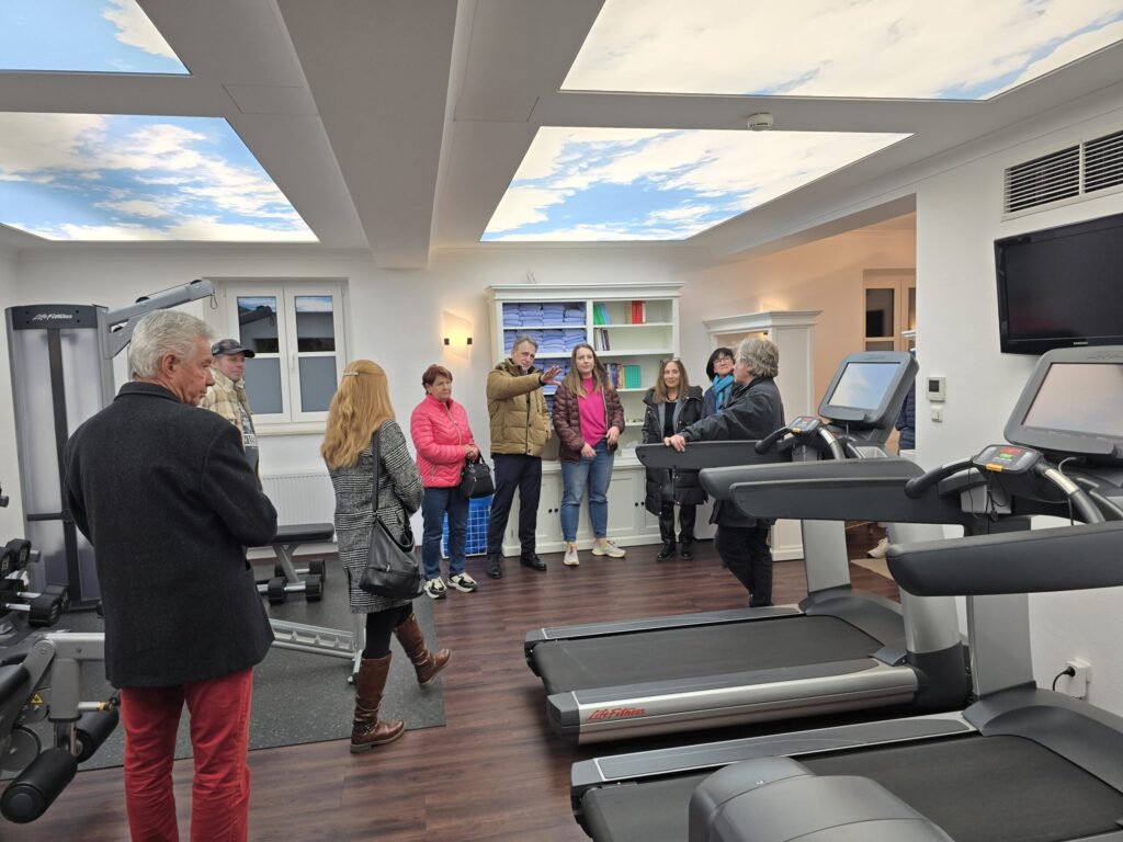 Gewerbestammtisch November 2025 - Besuch im Hotel am Schlosspark "Zum Kurfürst" in Lustheim - Bild 7