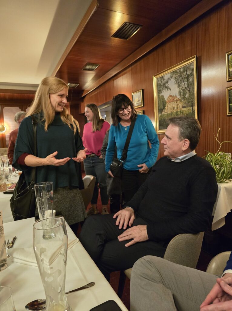 Gewerbestammtisch November 2025 - Besuch im Hotel am Schlosspark "Zum Kurfürst" in Lustheim - Bild 13